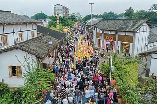 方硕：朱彦西为了能有上场的时间 一直在做着准备 他平时都在加练